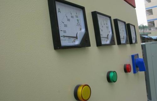 依兰成套控制箱